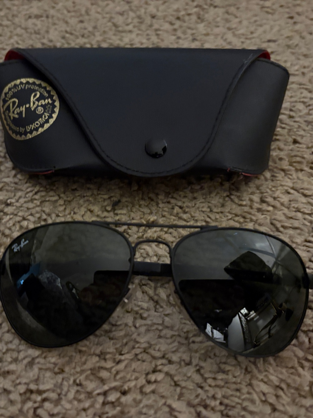 Ray-Ban Aviator Sunglasses - Black Frame with Dark Lenses